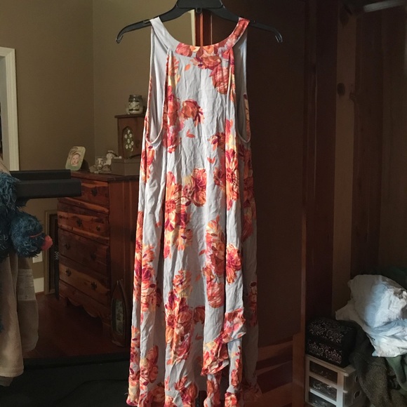 Large Summer Dress. - Picture 2 of 7
